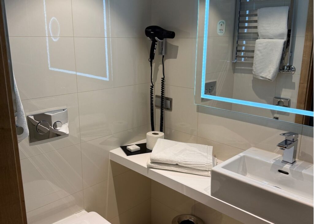 Łazienka jednego z pokoi Hotel Harnaś